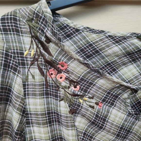 Eddie Bauer Khaki Green Plaid Blouse Floral Embroidered Peasant Boho Country - Picture 5 of 12